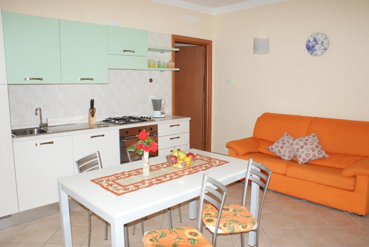La Casa Di Pericle Aparthotel Brenzone sul Garda Bagian luar foto
