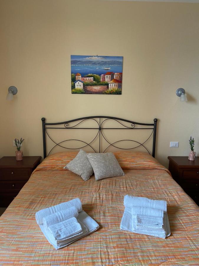 La Casa Di Pericle Aparthotel Brenzone sul Garda Bagian luar foto