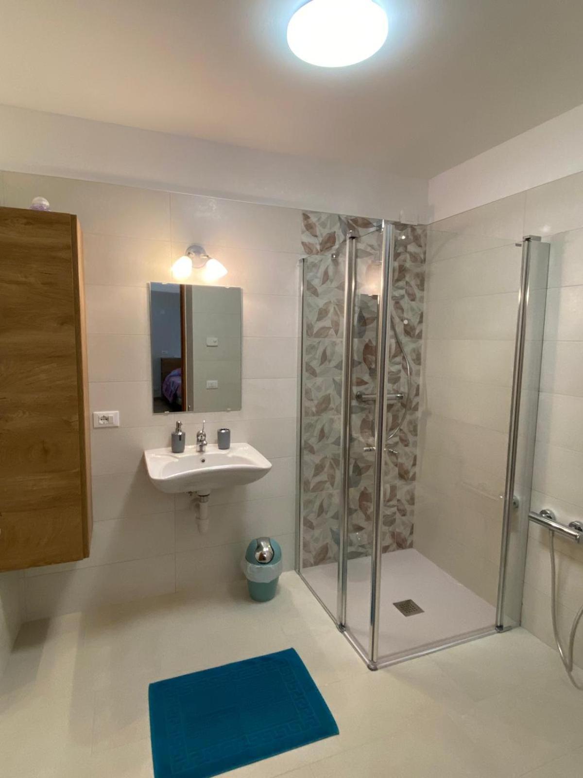La Casa Di Pericle Aparthotel Brenzone sul Garda Bagian luar foto